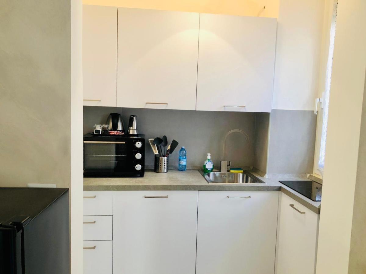 Lovely 2 Room Apartment With Small Garden มิลาน ภายนอก รูปภาพ