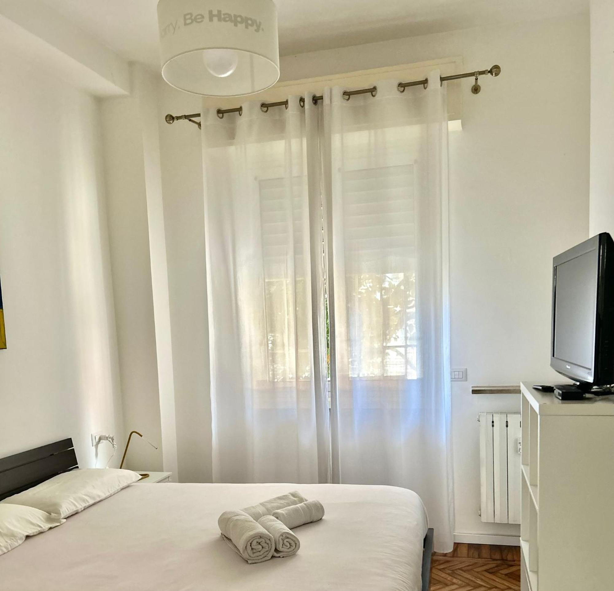 Lovely 2 Room Apartment With Small Garden มิลาน ภายนอก รูปภาพ